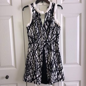 Black & white cocktail dress w/ fun pattern 🖤🤍🤩